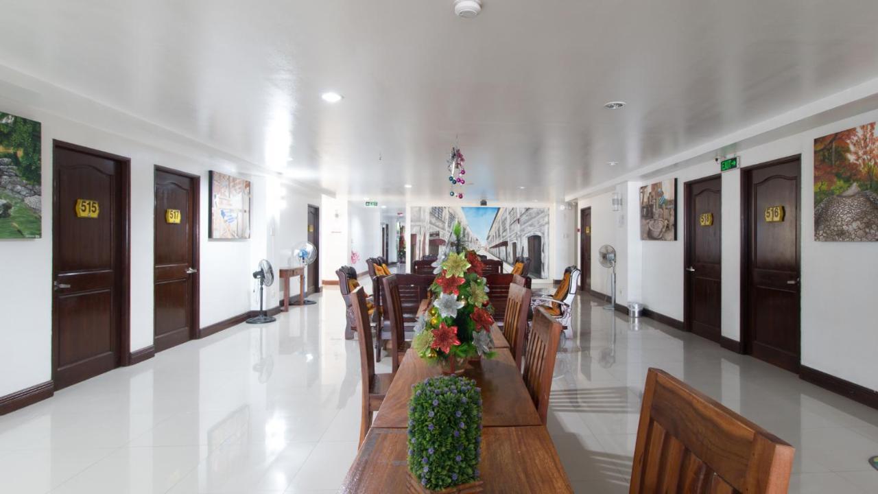 Reddoorz Plus Near Vigan City Commercial Center 외부 사진