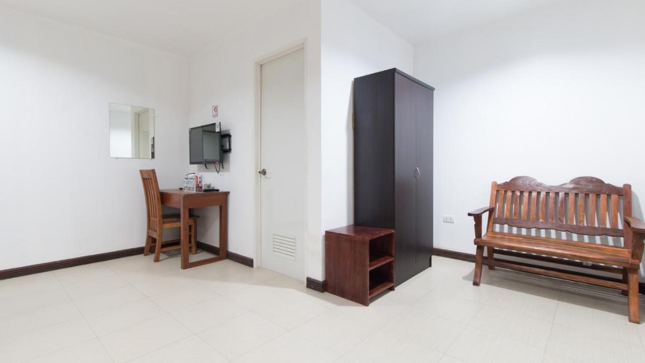 Reddoorz Plus Near Vigan City Commercial Center 외부 사진