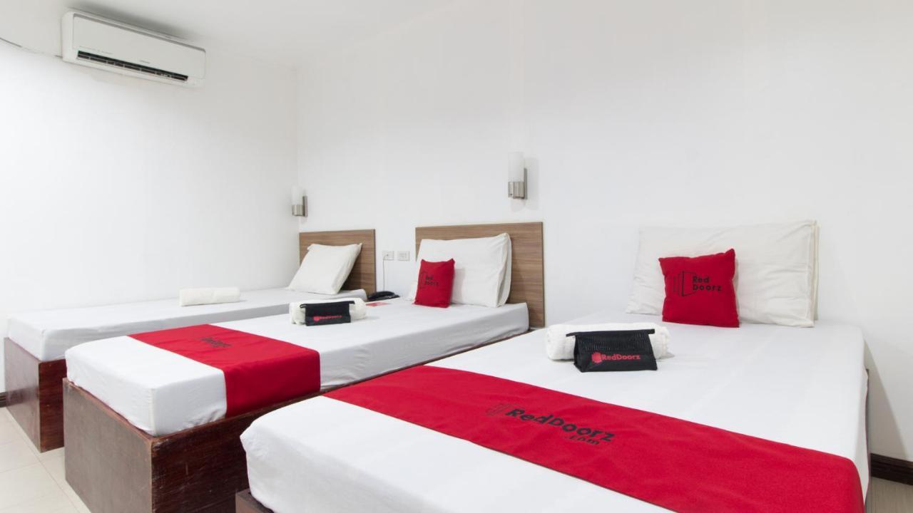 Reddoorz Plus Near Vigan City Commercial Center 외부 사진
