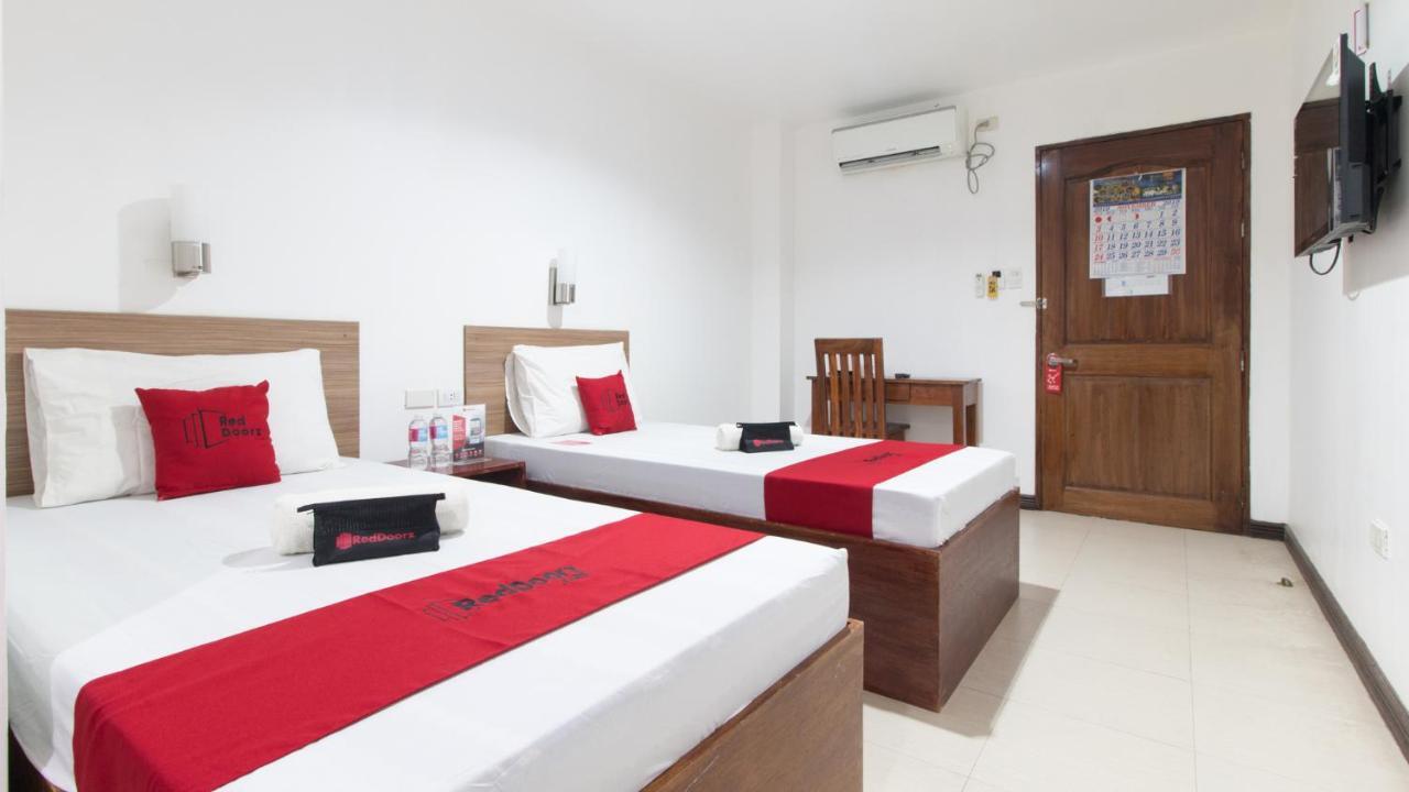 Reddoorz Plus Near Vigan City Commercial Center 외부 사진