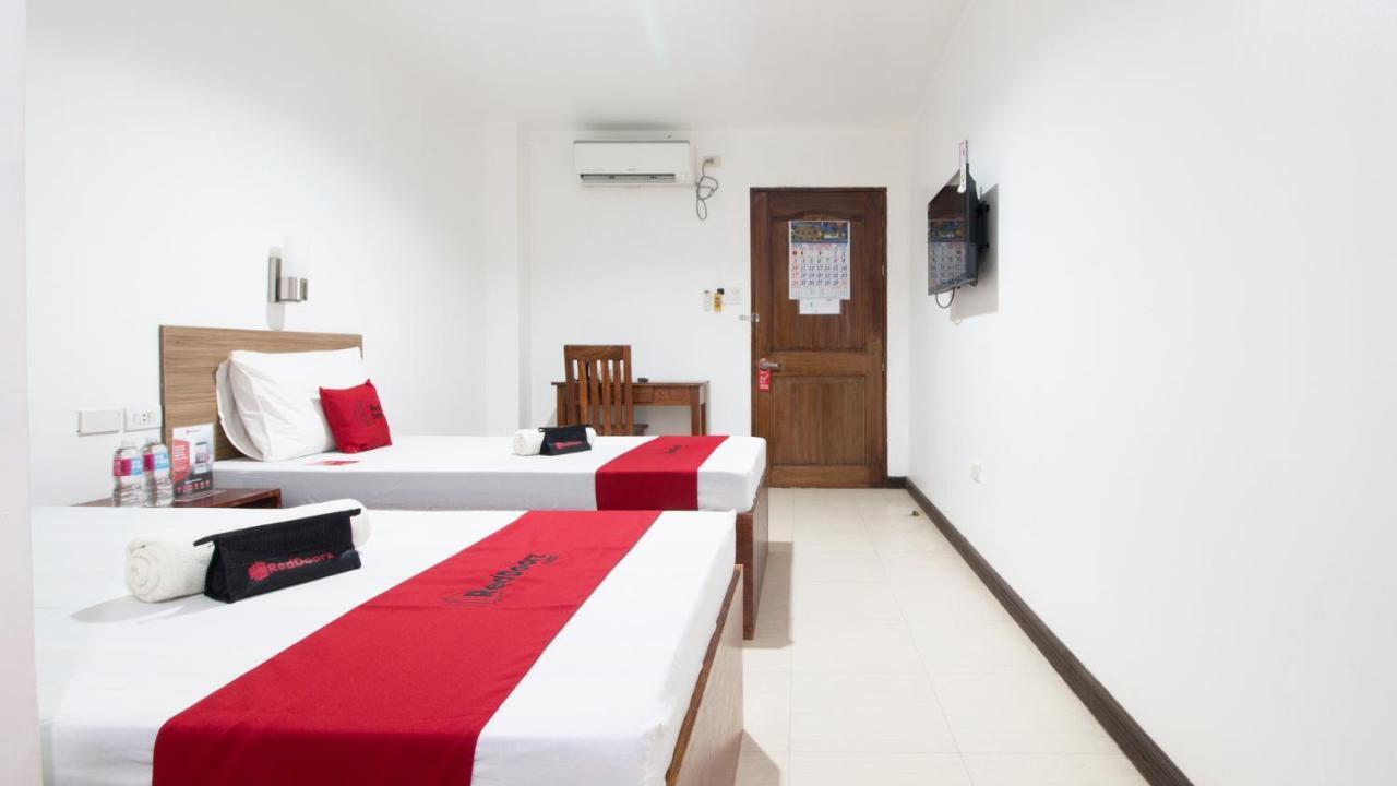Reddoorz Plus Near Vigan City Commercial Center 외부 사진
