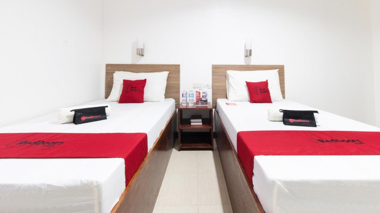 Reddoorz Plus Near Vigan City Commercial Center 외부 사진