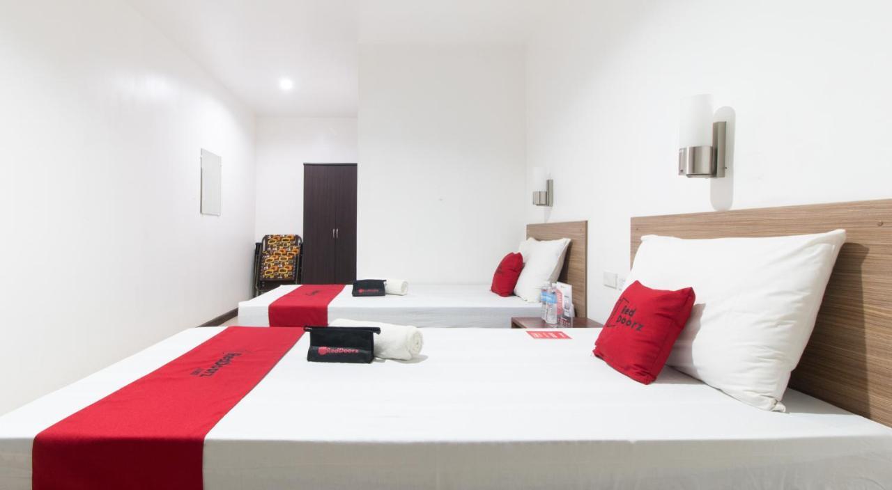 Reddoorz Plus Near Vigan City Commercial Center 외부 사진
